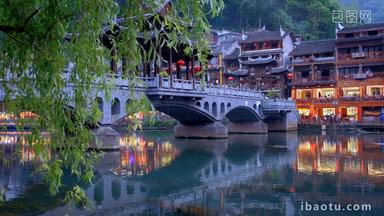 小镇冯Huang河